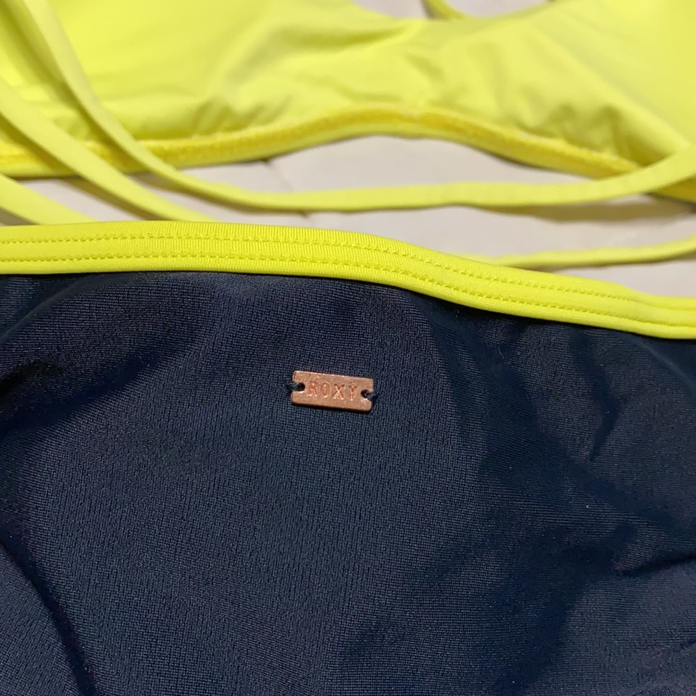 Roxy Bikini (Large Top, Small Bottom) - image 3